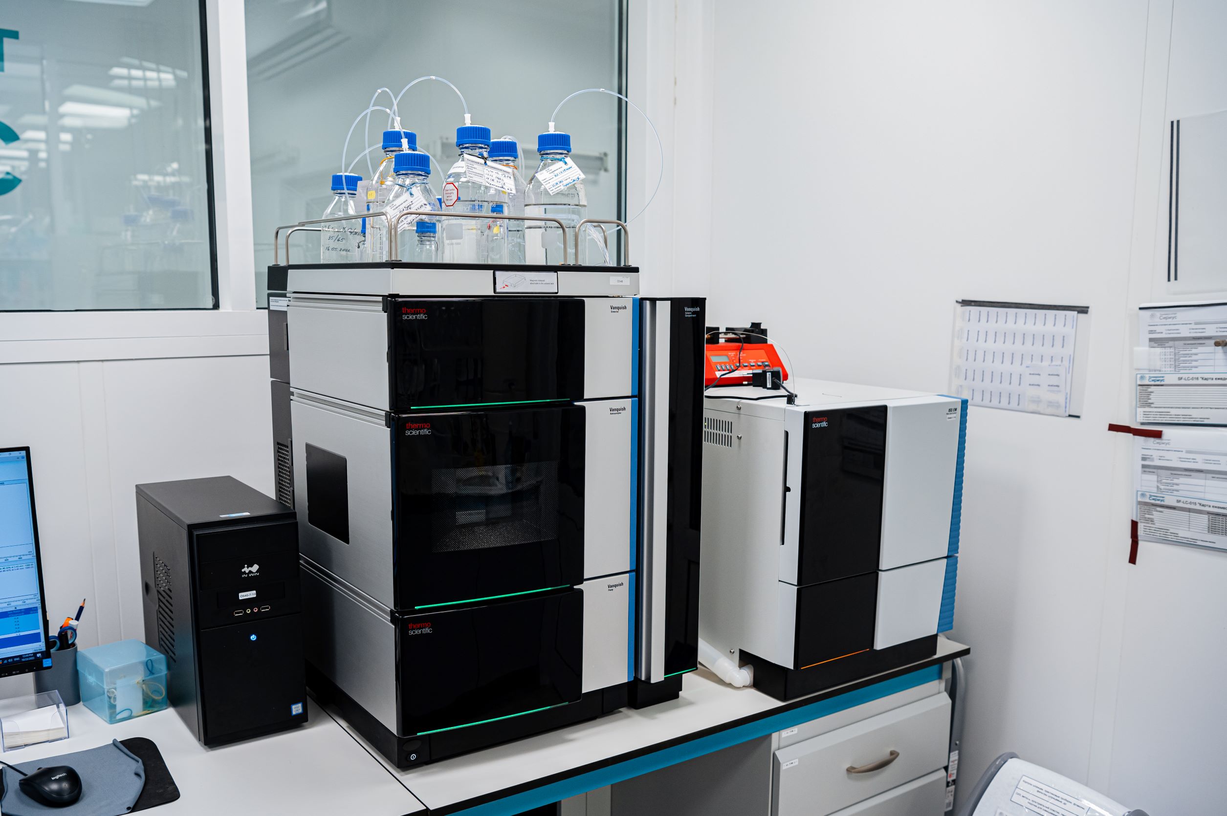 Хроматограф жидкостный с масс-спектрометром Vanquish Flex - ISQ EM, производитель Thermo Scientific